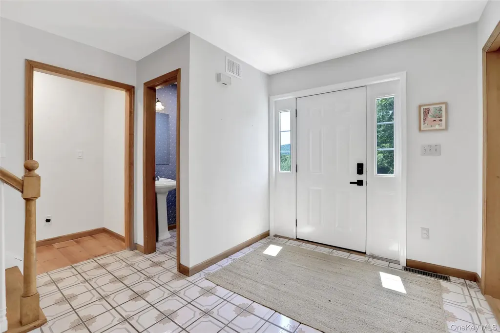 8 White Pine Lane Fishkill NY 12524