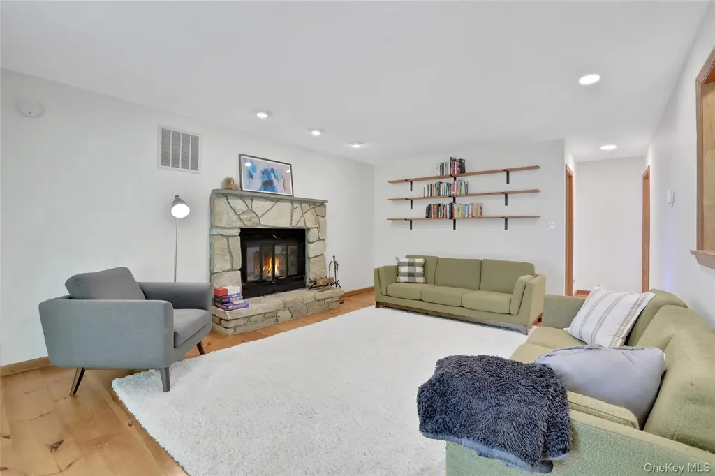 8 White Pine Lane Fishkill NY 12524