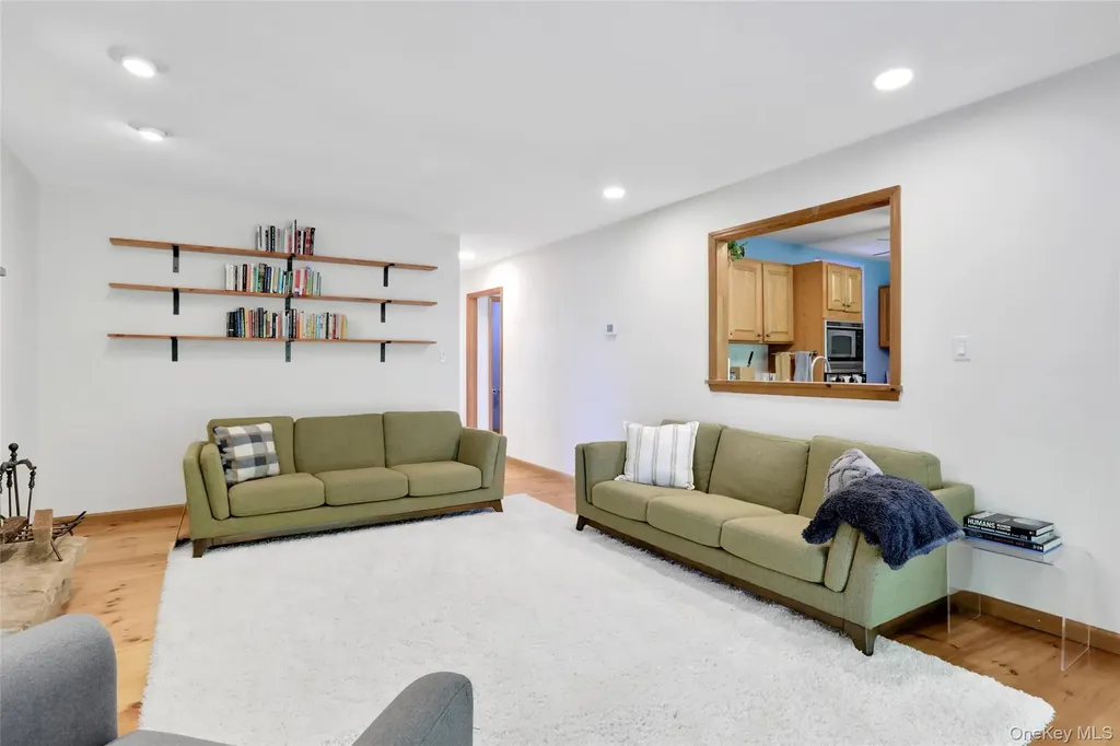 8 White Pine Lane Fishkill NY 12524