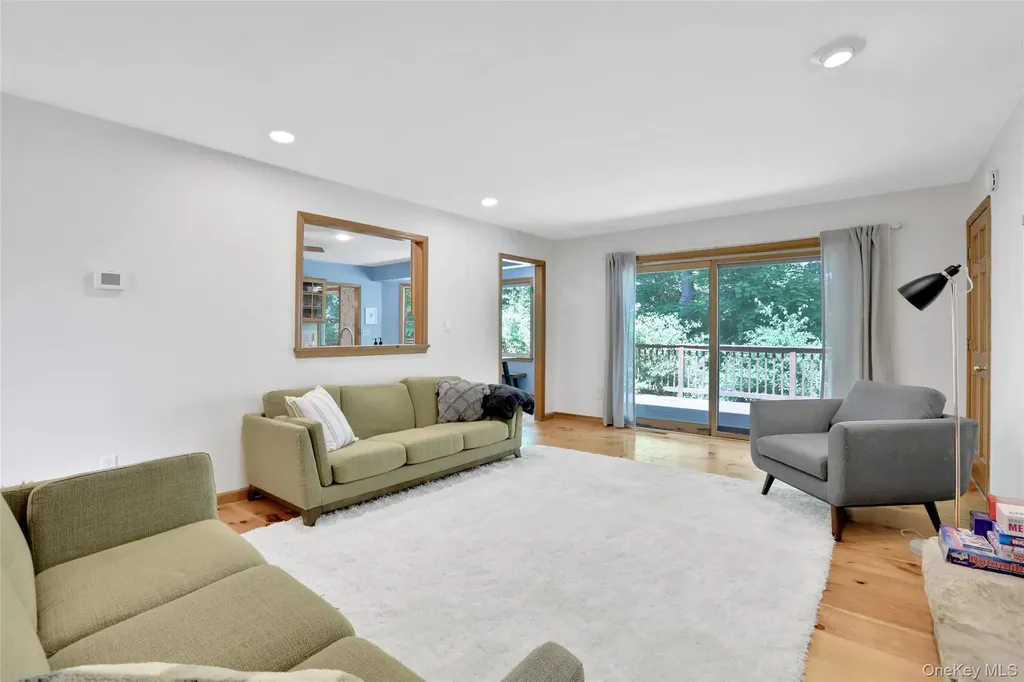 8 White Pine Lane Fishkill NY 12524
