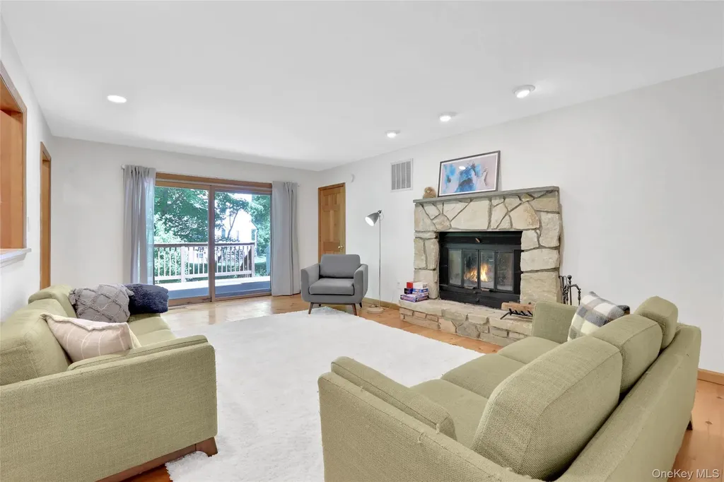 8 White Pine Lane Fishkill NY 12524