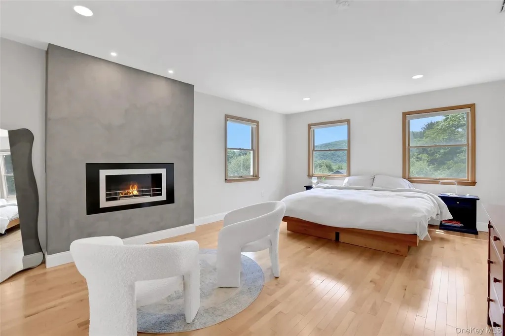 8 White Pine Lane Fishkill NY 12524