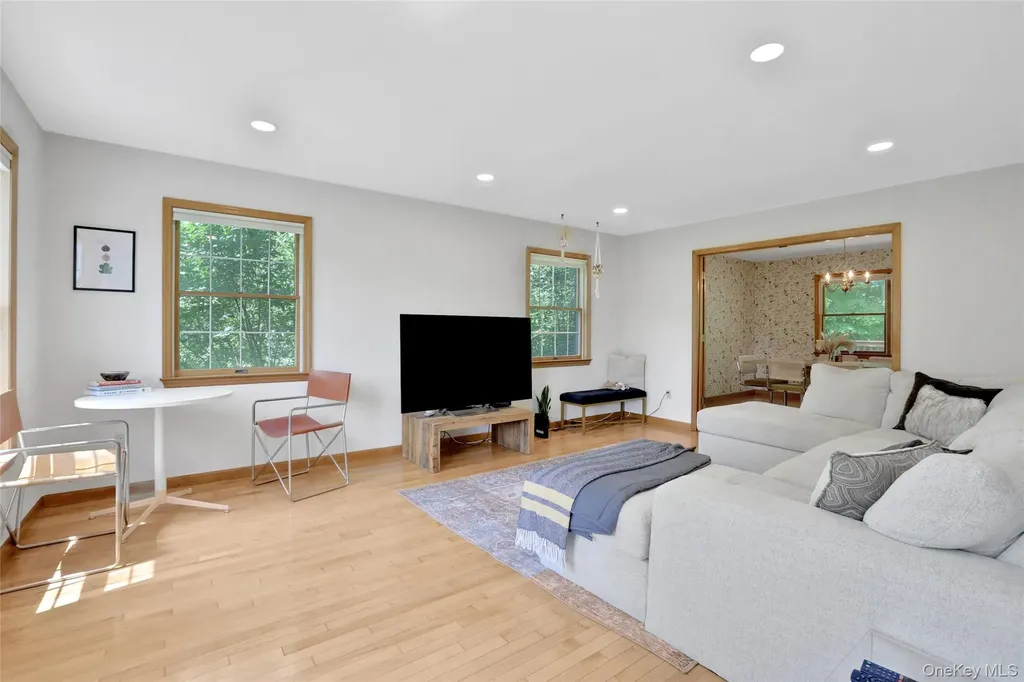 8 White Pine Lane Fishkill NY 12524