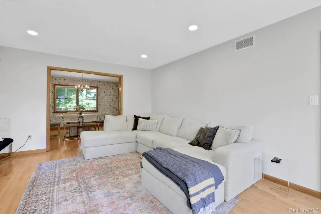8 White Pine Lane Fishkill NY 12524