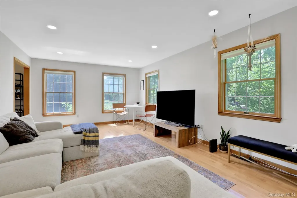 8 White Pine Lane Fishkill NY 12524