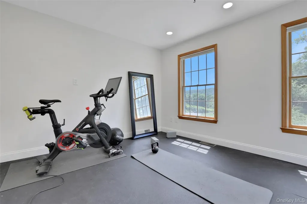 8 White Pine Lane Fishkill NY 12524