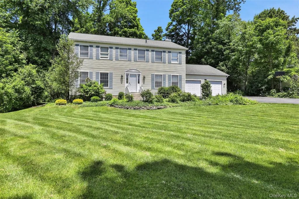 8 White Pine Lane Fishkill NY 12524