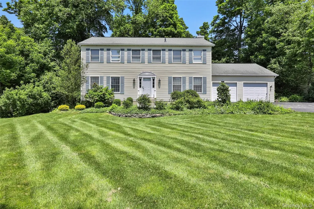 8 White Pine Lane Fishkill NY 12524