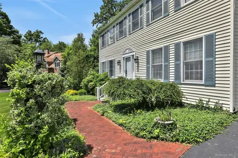 8 White Pine Lane Fishkill NY 12524