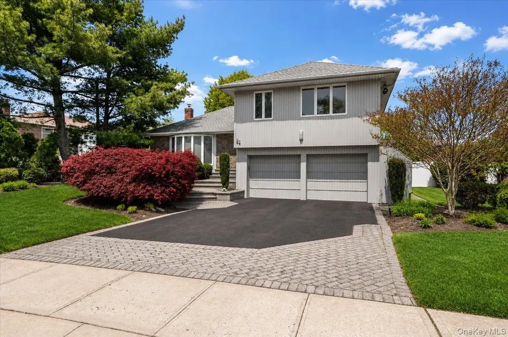 24 Mesa Road Syosset NY 11791