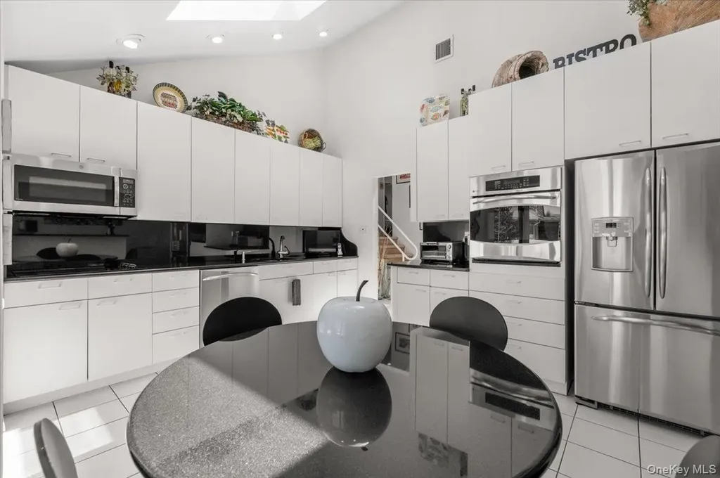 24 Mesa Road Syosset NY 11791
