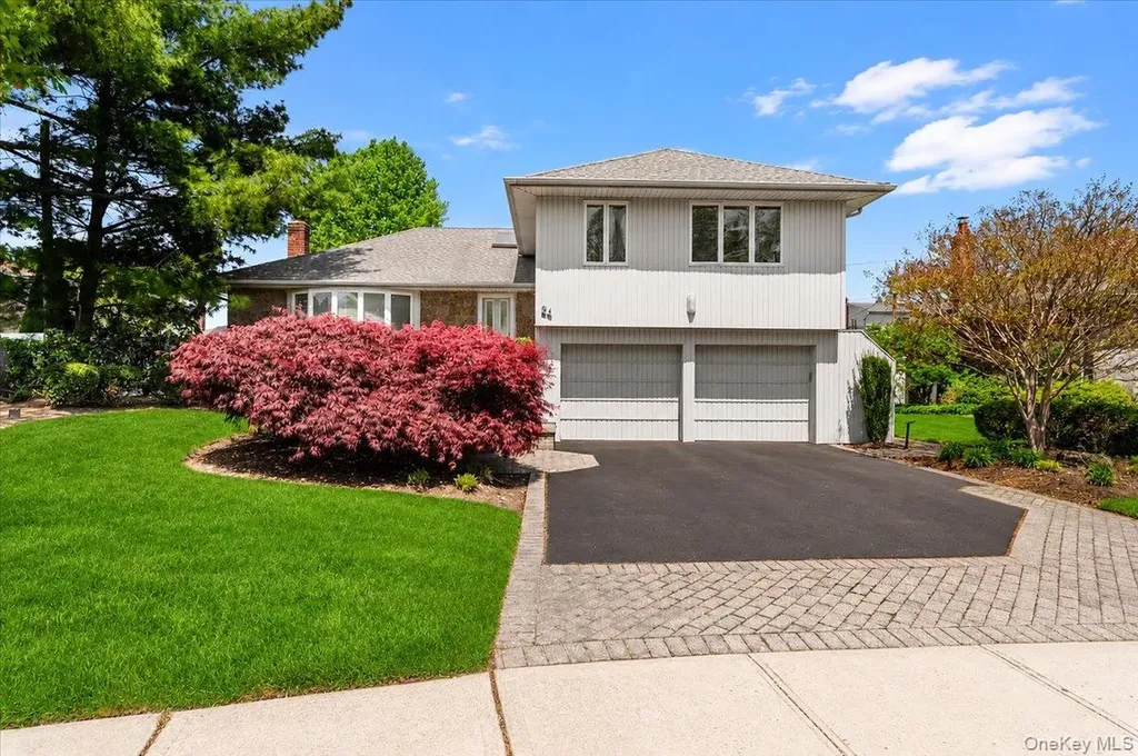 24 Mesa Road Syosset NY 11791