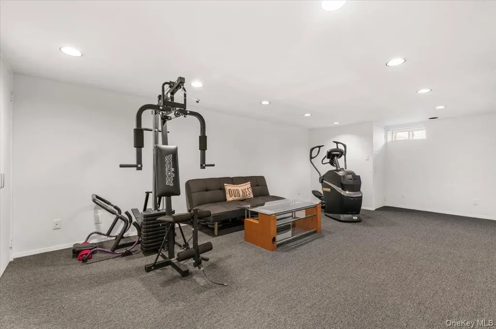24 Mesa Road Syosset NY 11791