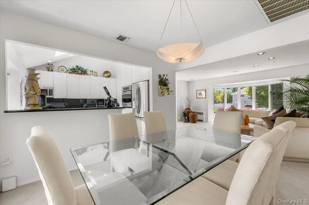 24 Mesa Road Syosset NY 11791