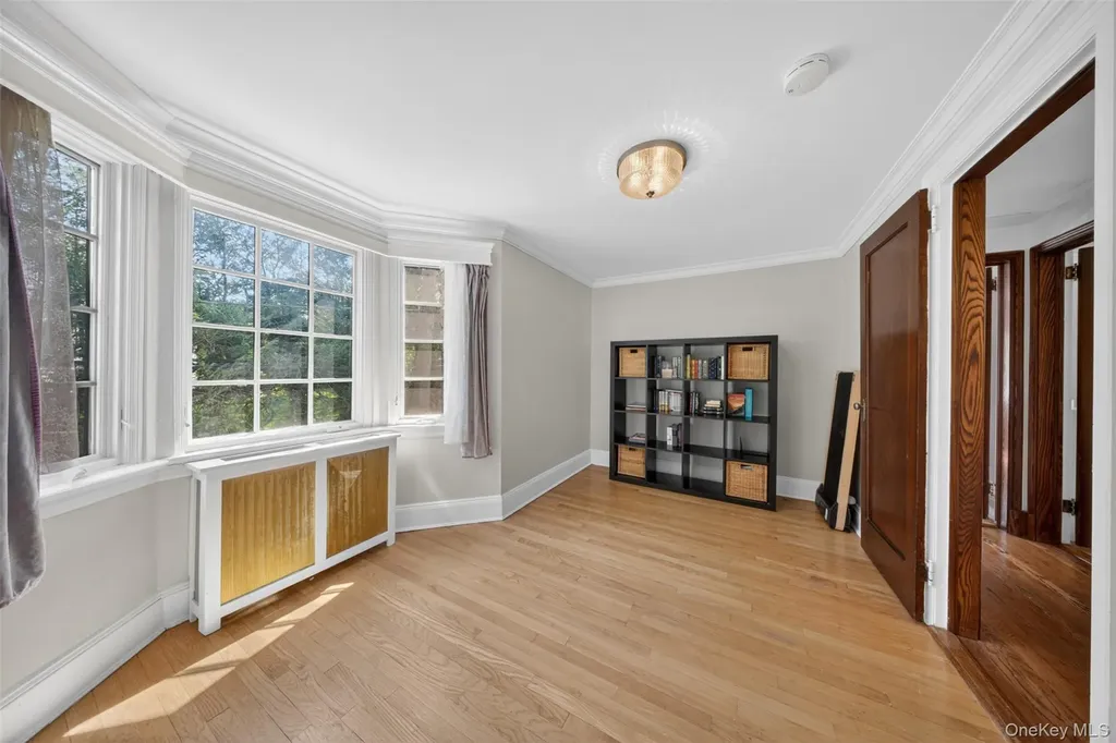 102 Quaker Ridge Road Manhasset NY 11030