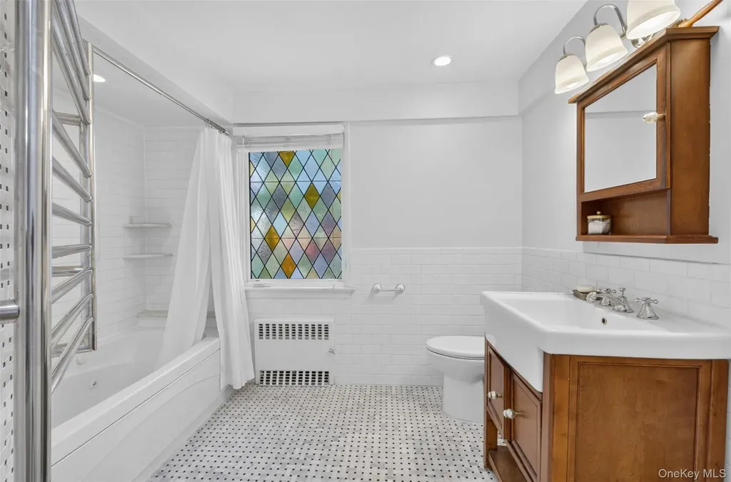102 Quaker Ridge Road Manhasset NY 11030