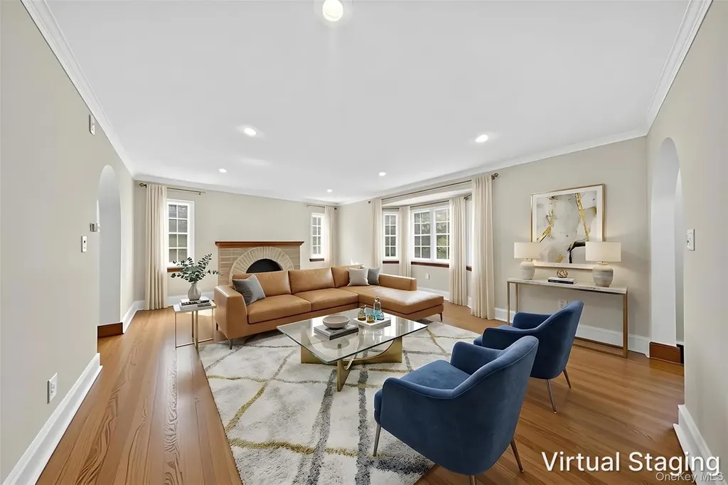 102 Quaker Ridge Road Manhasset NY 11030