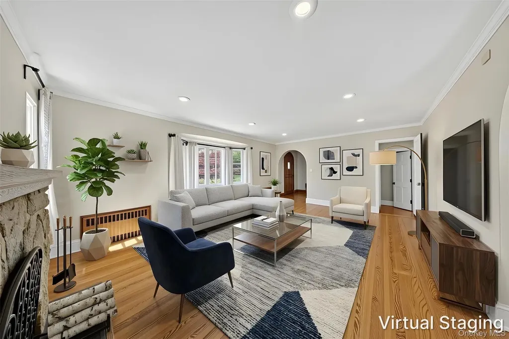 102 Quaker Ridge Road Manhasset NY 11030