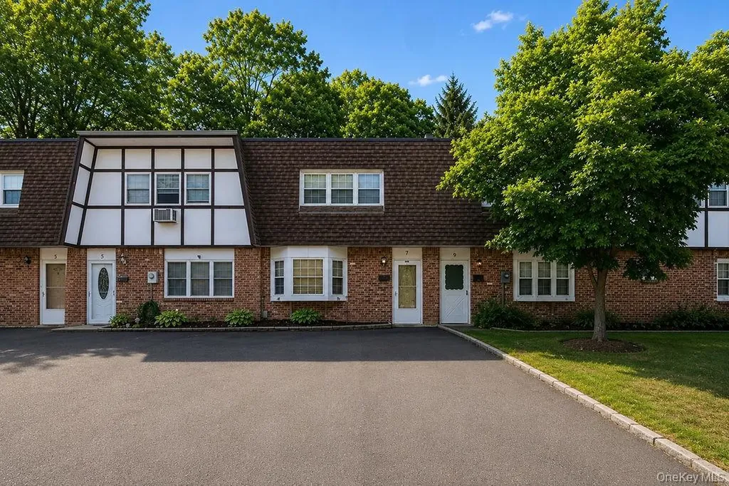 7 Roundtree Court Beacon NY 12508
