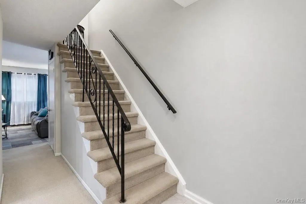 7 Roundtree Court Beacon NY 12508