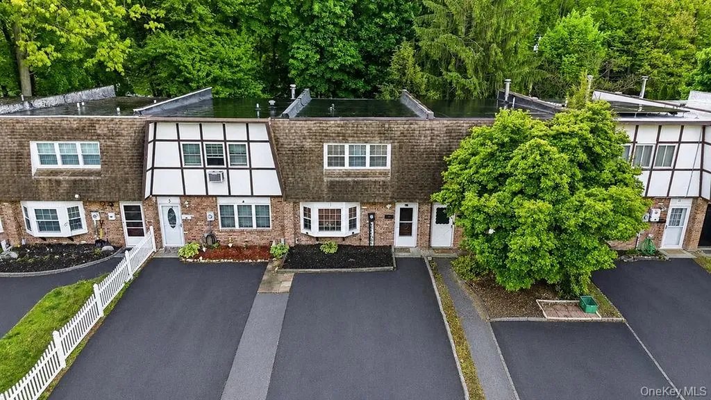 7 Roundtree Court Beacon NY 12508