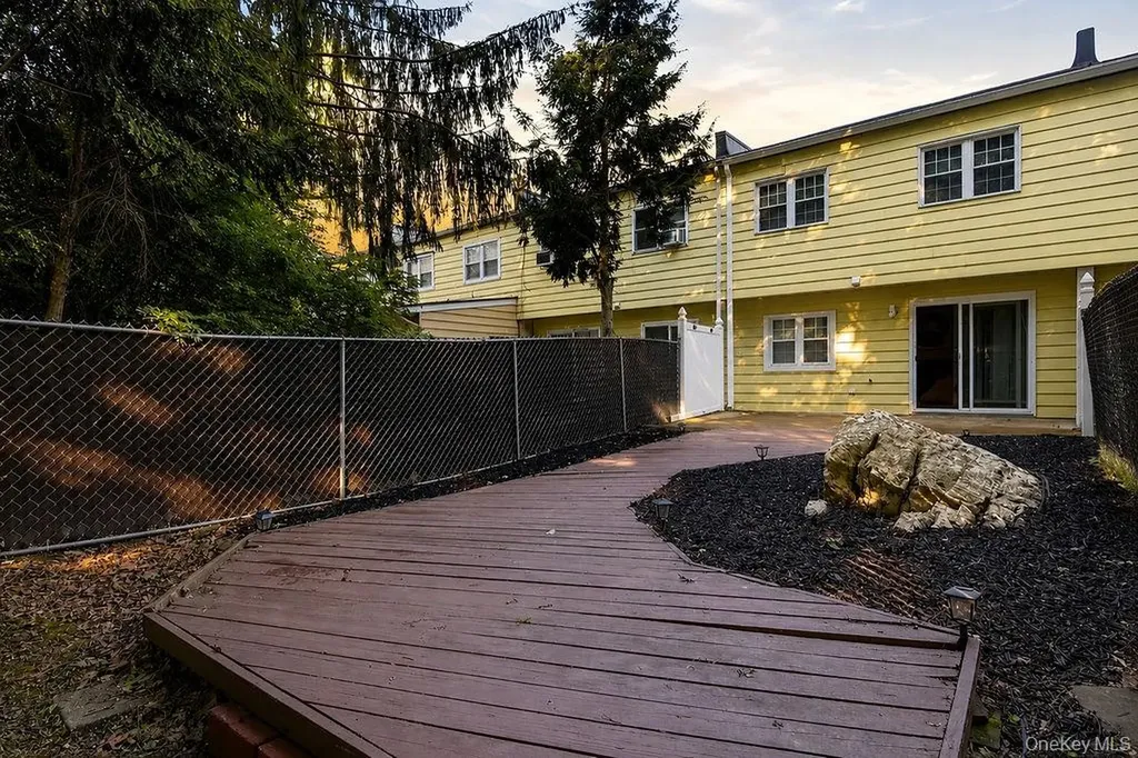 7 Roundtree Court Beacon NY 12508