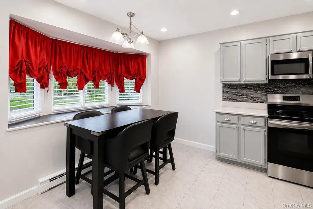 7 Roundtree Court Beacon NY 12508
