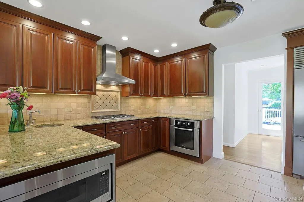 8 Ann Place Valhalla NY 10595