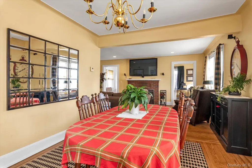 20 Highland Place Great Neck NY 11020