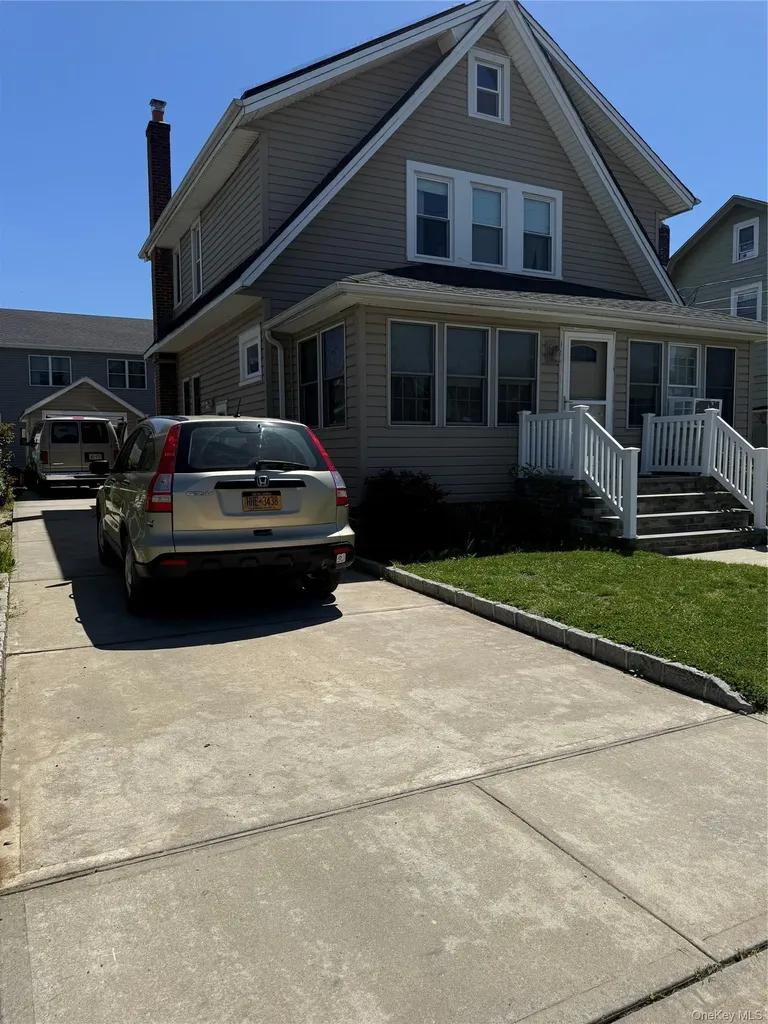 35 S Franklin Avenue Valley Stream NY 11580