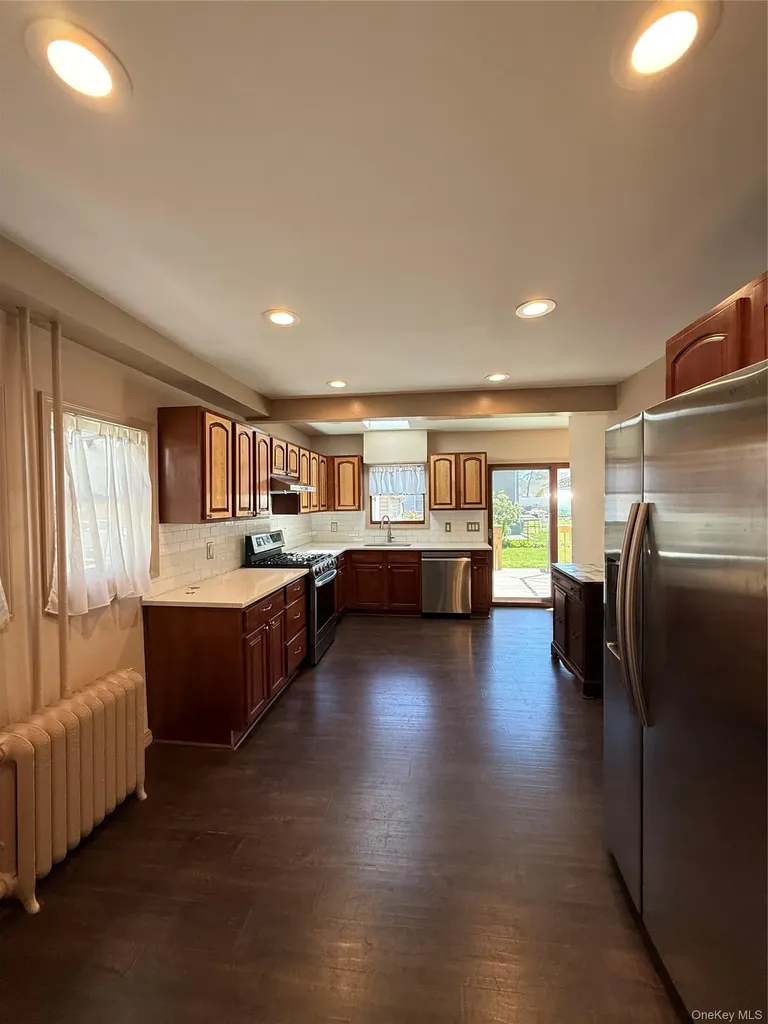 35 S Franklin Avenue Valley Stream NY 11580