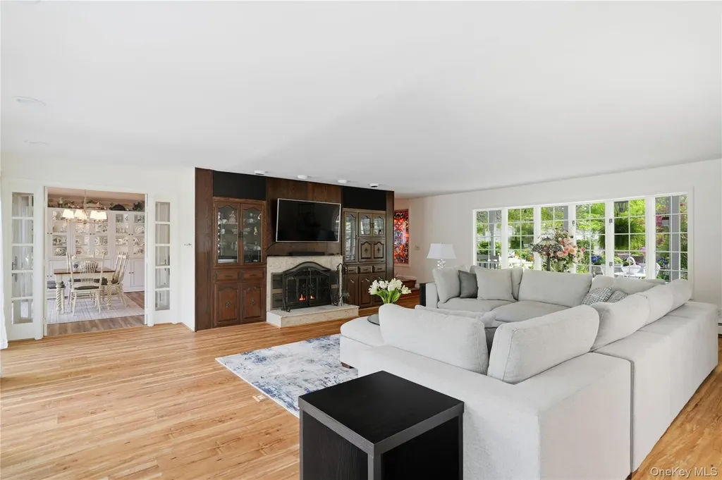 20 Point Drive S Lake Peekskill NY 10537