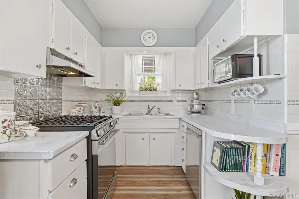 20 Point Drive S Lake Peekskill NY 10537