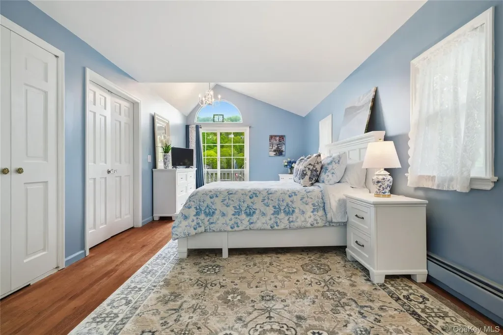 20 Point Drive S Lake Peekskill NY 10537