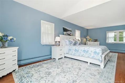 20 Point Drive S Lake Peekskill NY 10537