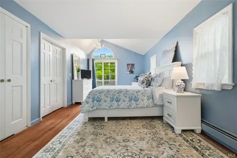 20 Point Drive S Lake Peekskill NY 10537