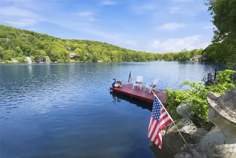 20 Point Drive S Lake Peekskill NY 10537