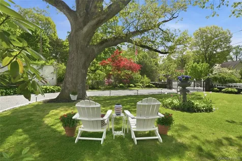 20 Point Drive S Lake Peekskill NY 10537