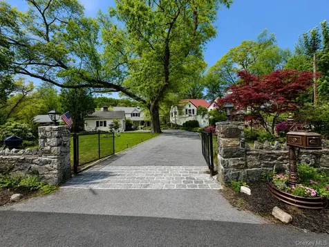 20 Point Drive S Lake Peekskill NY 10537