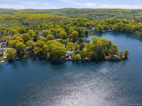 20 Point Drive S Lake Peekskill NY 10537