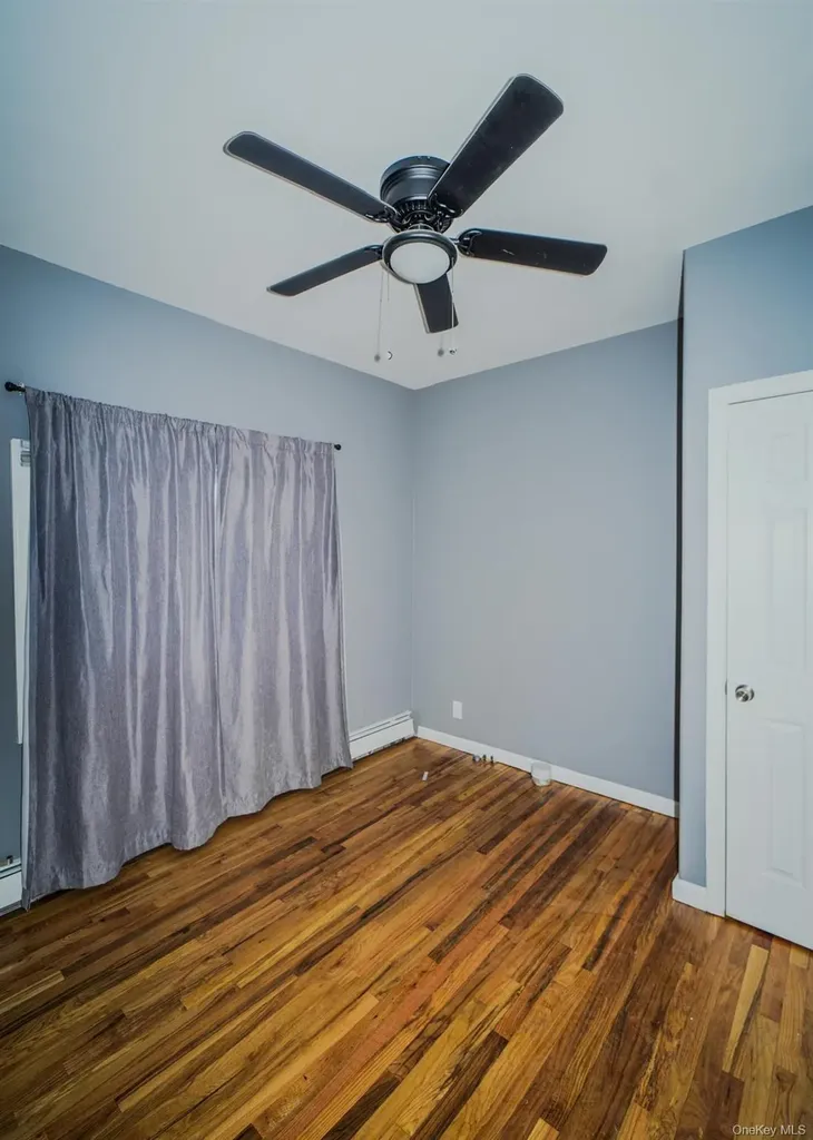 587 Miller Avenue Freeport NY 11520