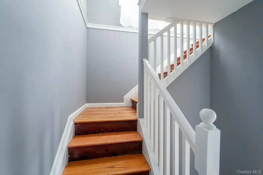 587 Miller Avenue Freeport NY 11520