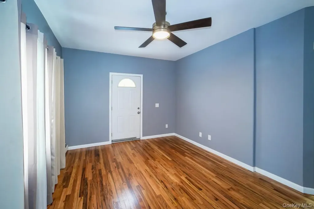 587 Miller Avenue Freeport NY 11520