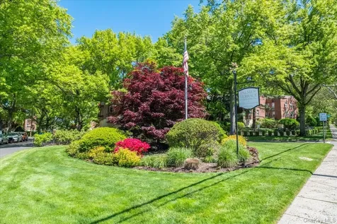 708 Palmer Court Mamaroneck NY 10543