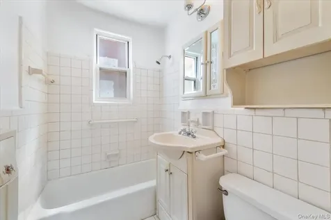 708 Palmer Court Mamaroneck NY 10543