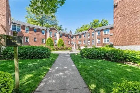 708 Palmer Court Mamaroneck NY 10543