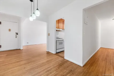708 Palmer Court Mamaroneck NY 10543