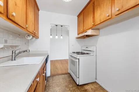 708 Palmer Court Mamaroneck NY 10543
