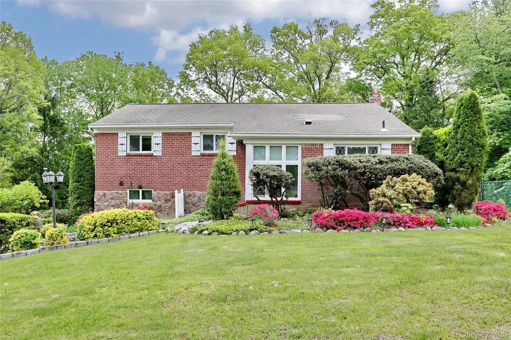 34 E Allison Avenue Pearl River NY 10965