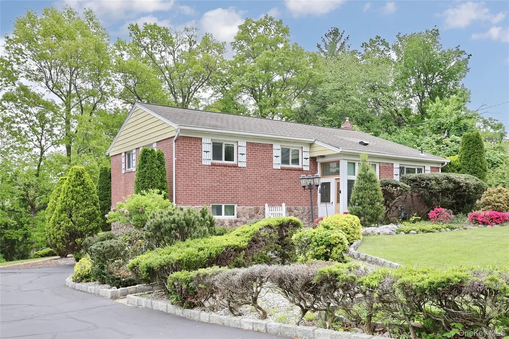 34 E Allison Avenue Pearl River NY 10965